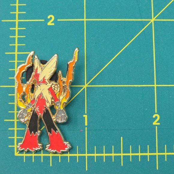 Pokémon Mega Blaziken Official Pin 2015 Flame Design – Enamel Collector - Picture 4 of 7